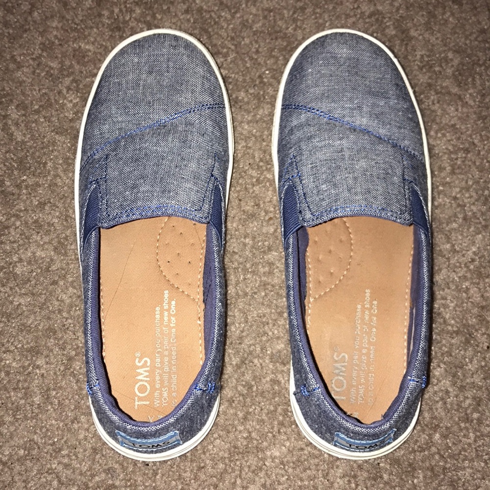 toms (blue)